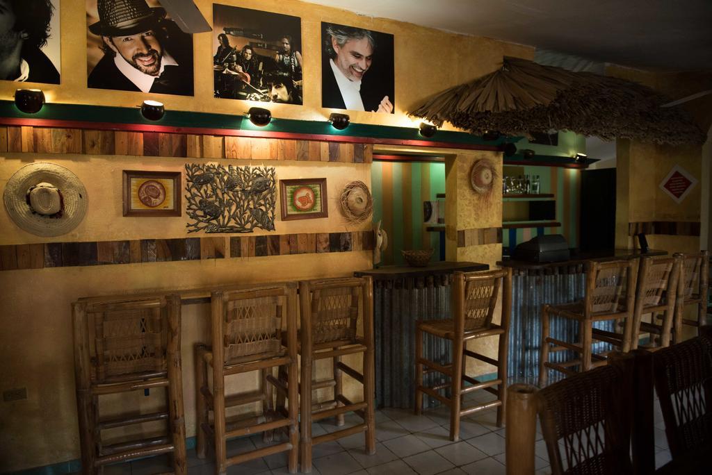 Hostal Dona Chava 페데르날레스 외부 사진
